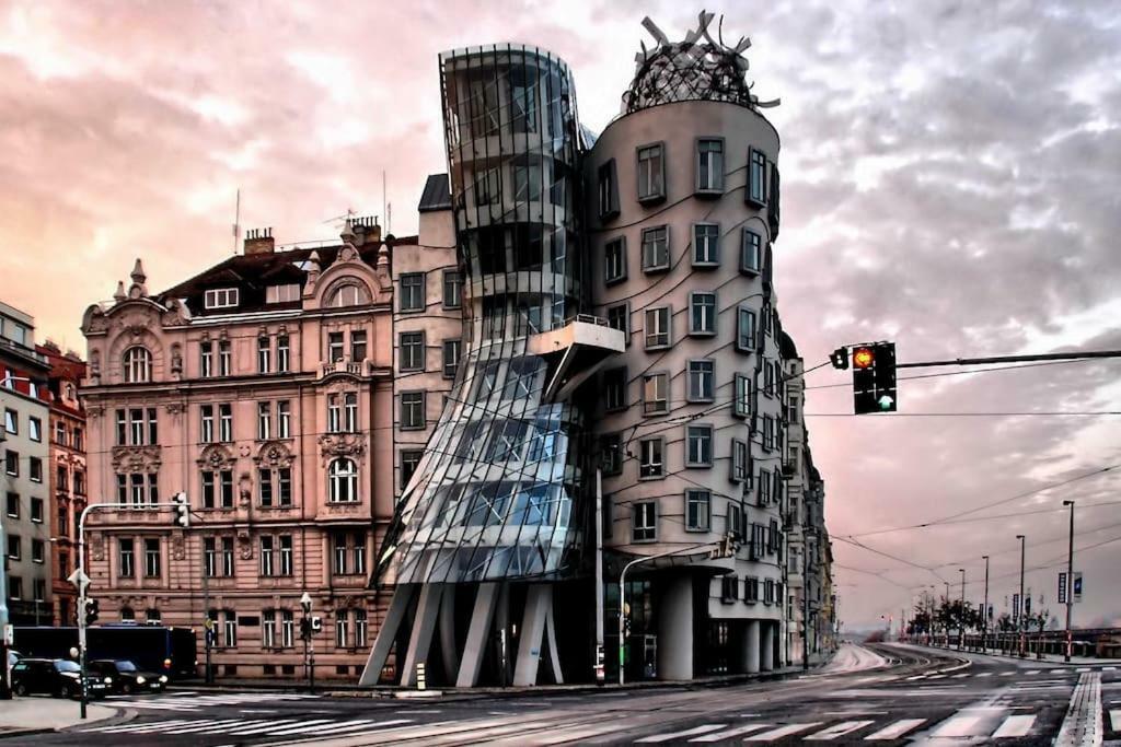 Happy 11 Praga