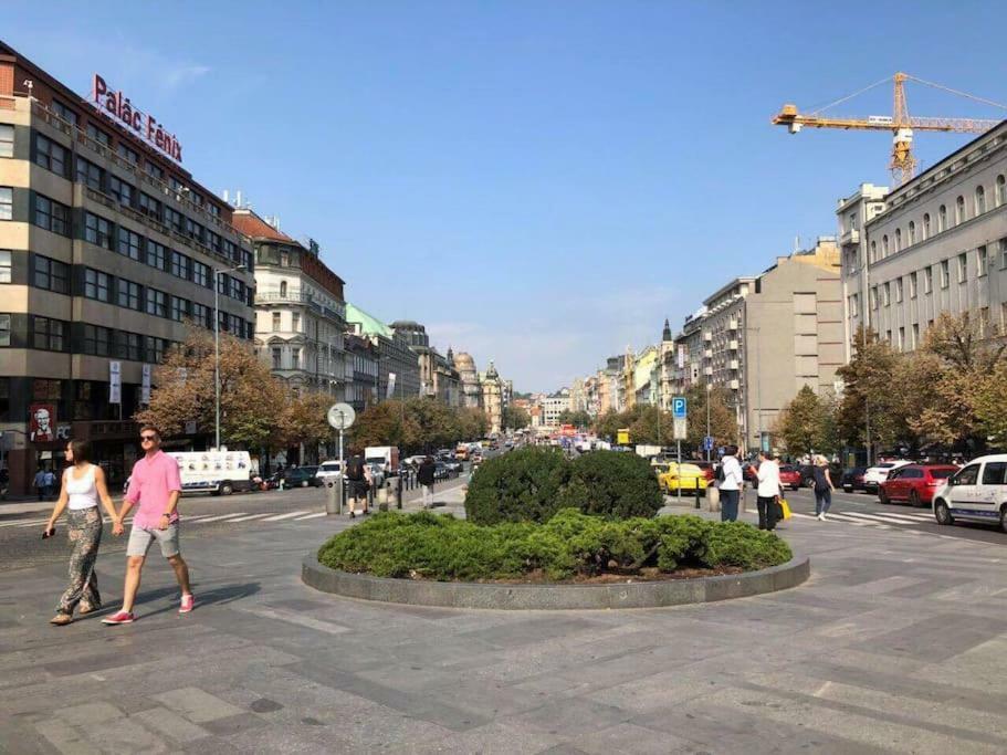 Happy 11 * Praga